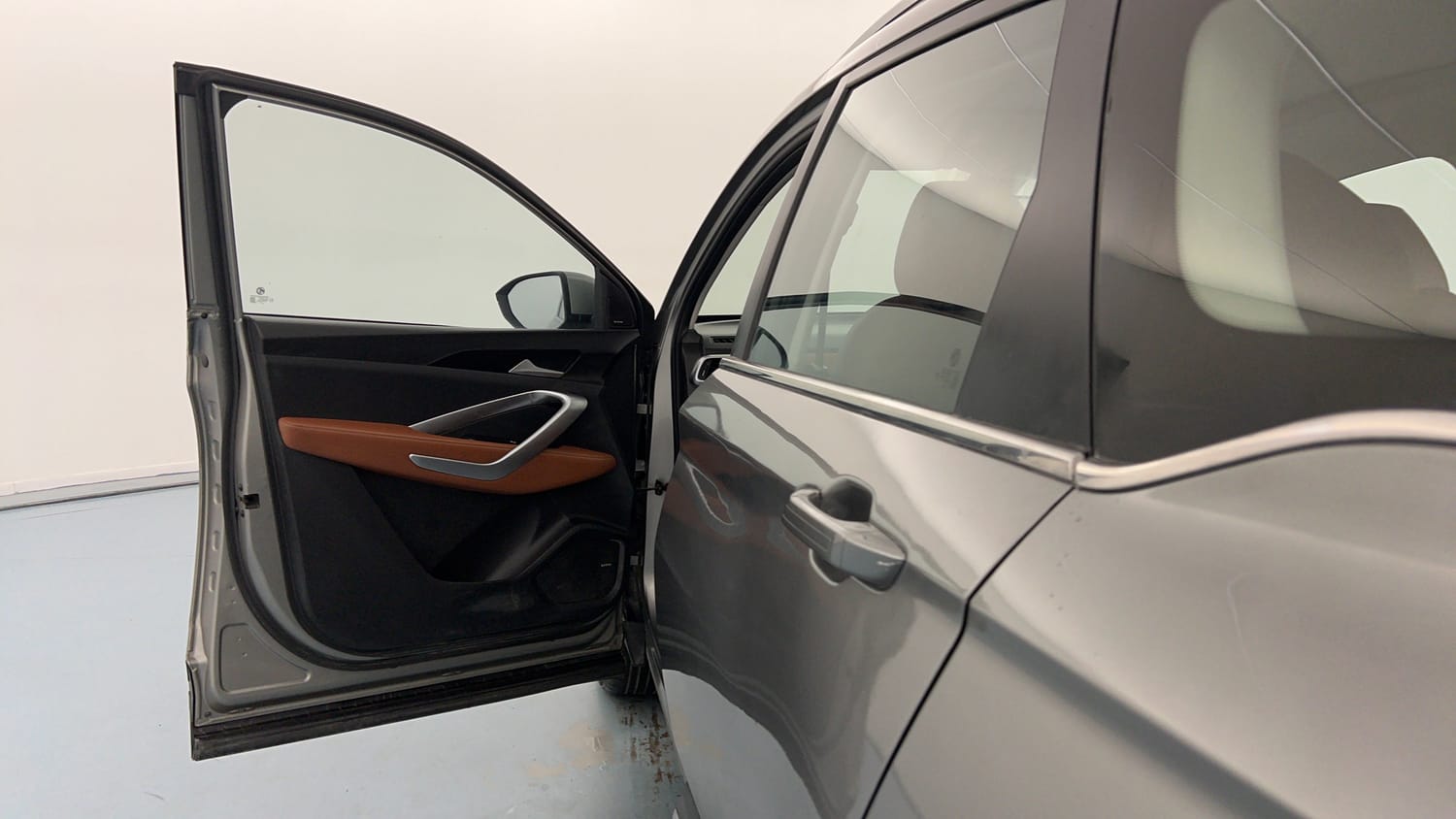 Used 2021 MG Motors Hector Plus Sharp Hybrid 1.5 Petrol Petrol Manual interior LEFT FRONT DOOR OPEN VIEW