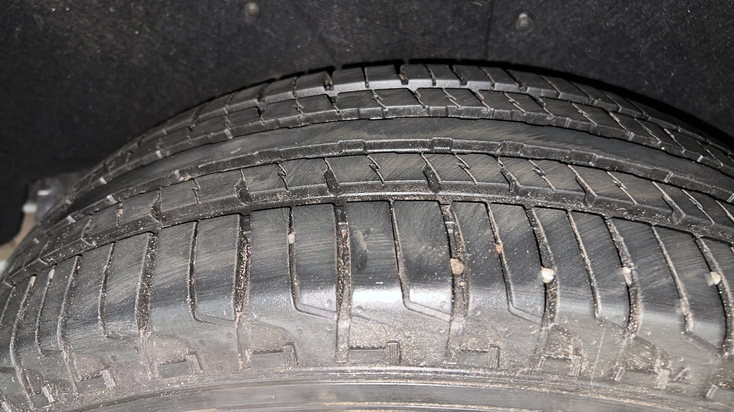 Used 2024 Mahindra Scorpio N Z8 Petrol MT 7 STR Petrol Manual tyres RIGHT REAR TYRE TREAD VIEW