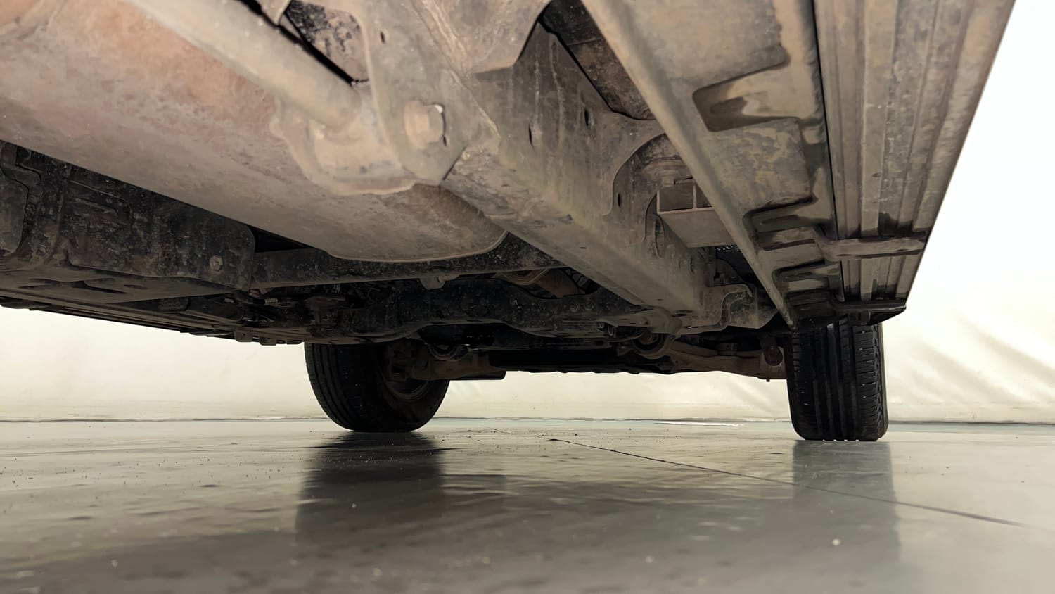 Used 2024 Mahindra Scorpio N Z8 Petrol MT 7 STR Petrol Manual extra REAR RIGHT UNDERBODY VIEW