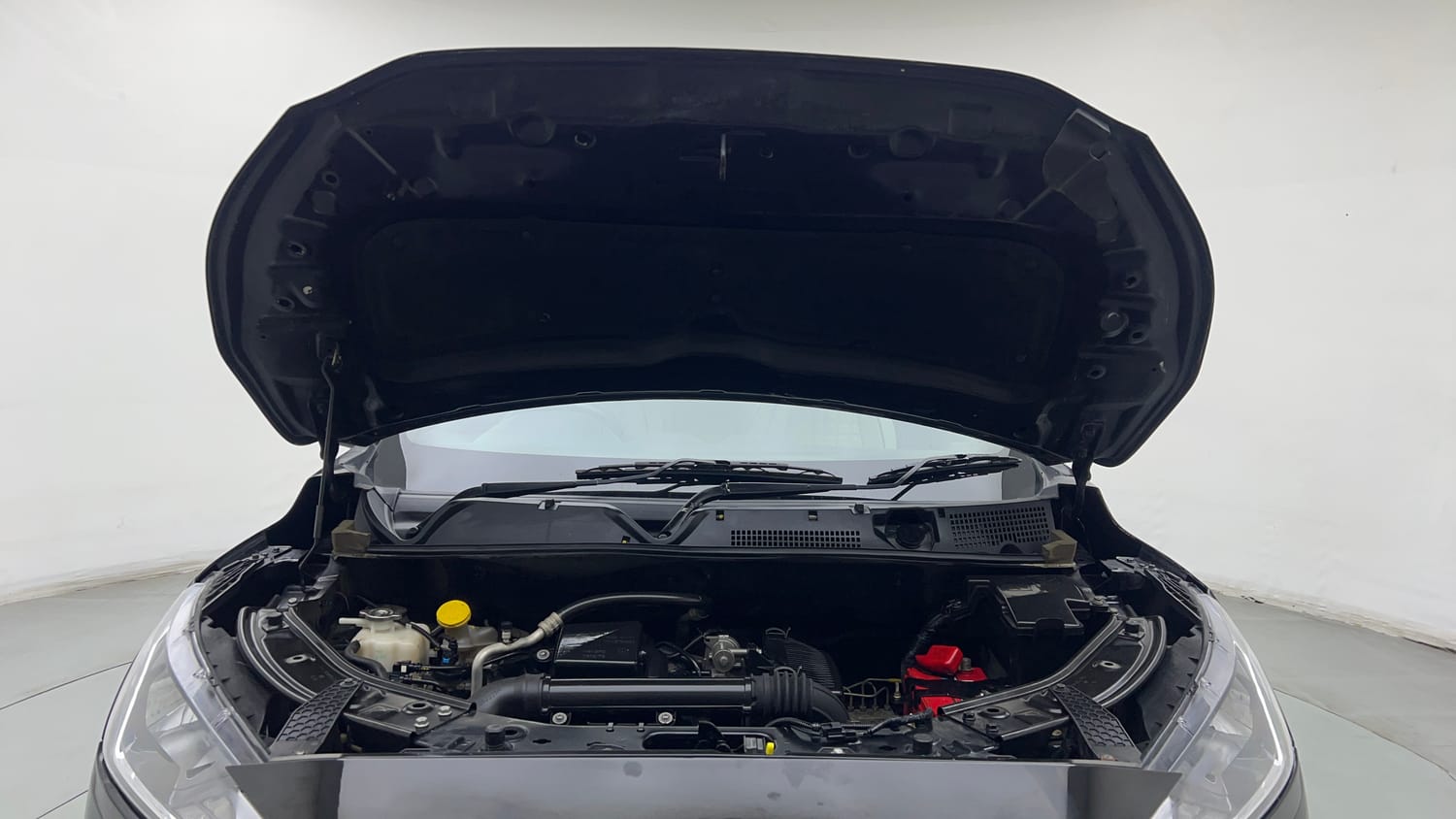 Used 2023 Nissan Magnite XV Petrol Manual engine ENGINE & BONNET OPEN FRONT VIEW
