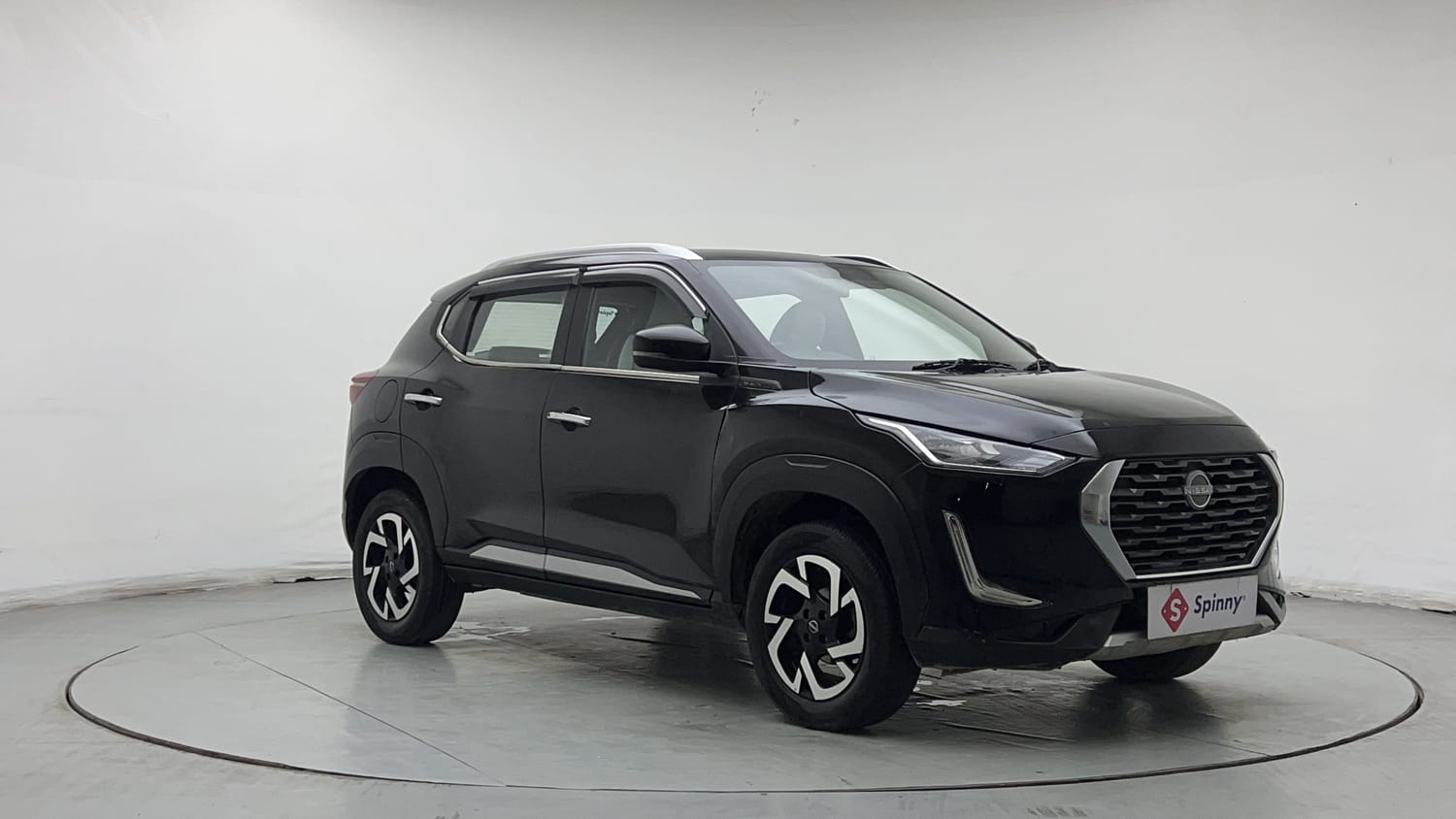 Used 2023 Nissan Magnite XV Petrol Manual exterior RIGHT FRONT CORNER VIEW