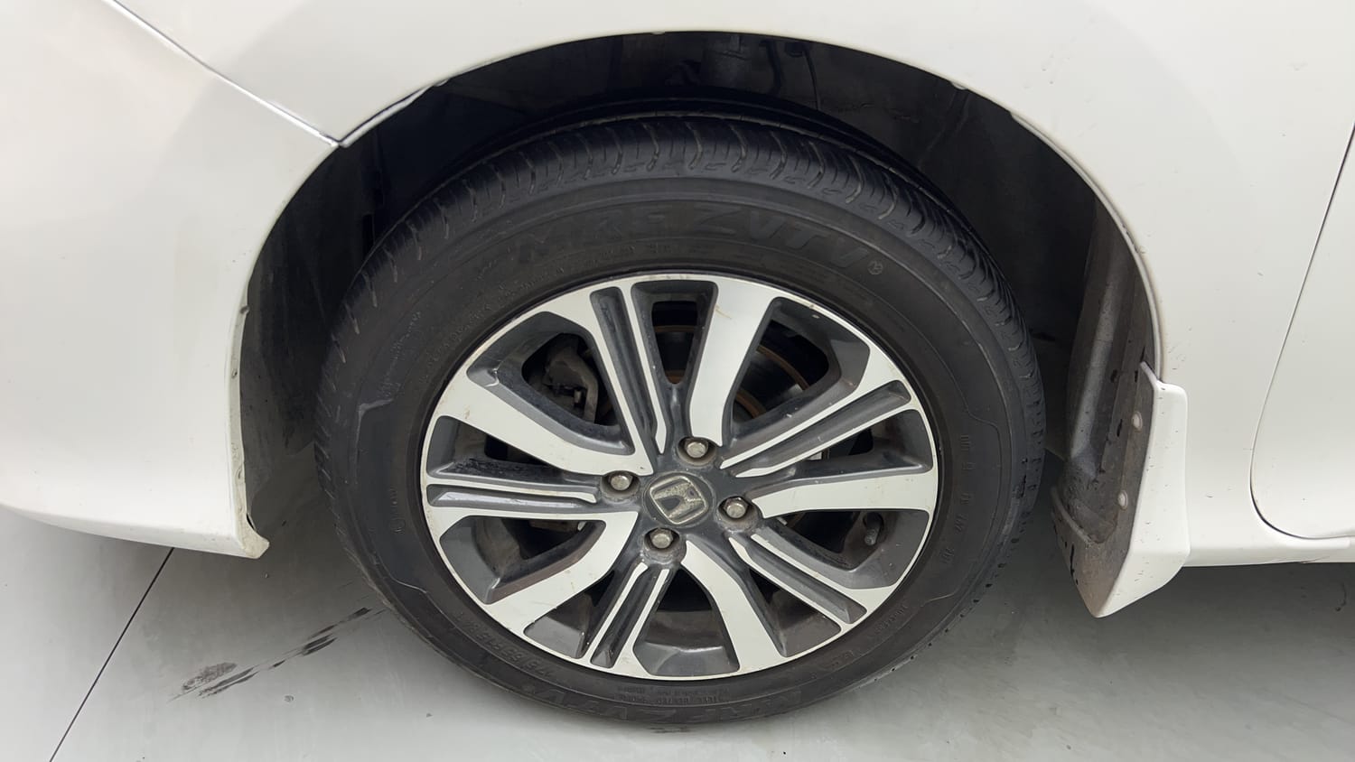 2018 Honda City V Petrol + CNG(Outside Fitted)-34