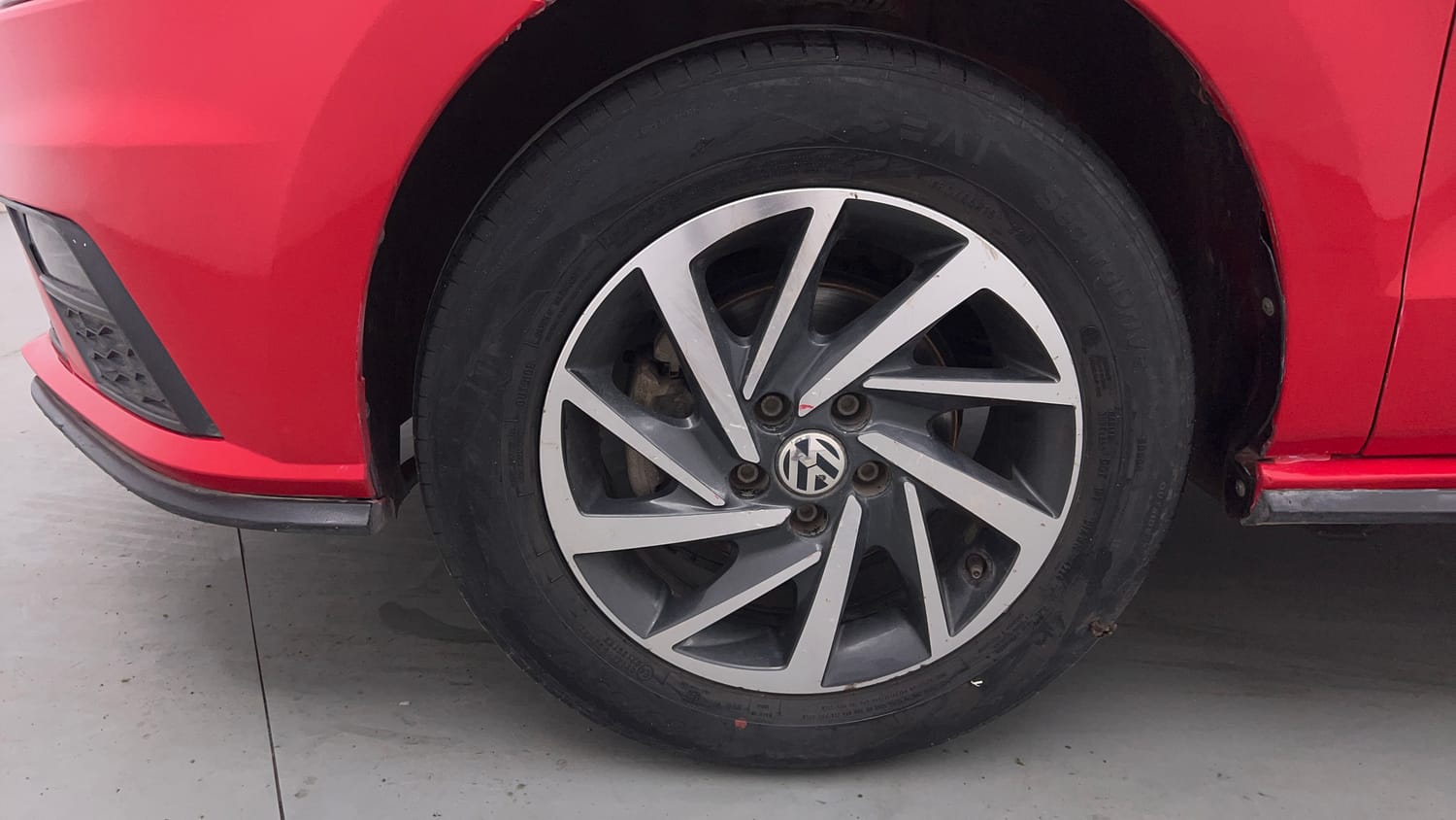 Used 2020 Volkswagen Polo Comfortline 1.0L (P) Petrol Manual tyres LEFT FRONT TYRE RIM VIEW