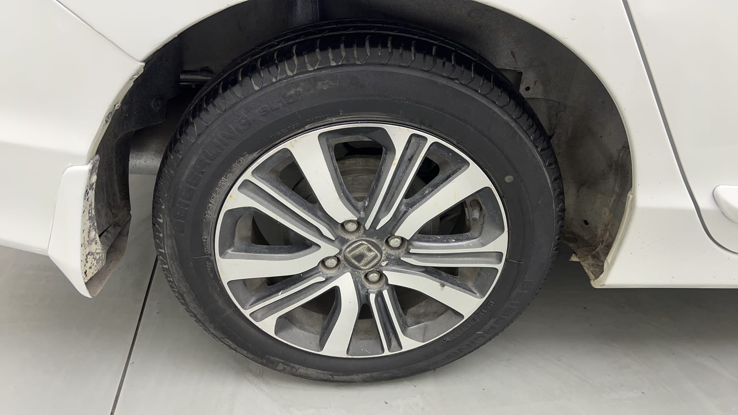 2018 Honda City V Petrol + CNG(Outside Fitted)-33