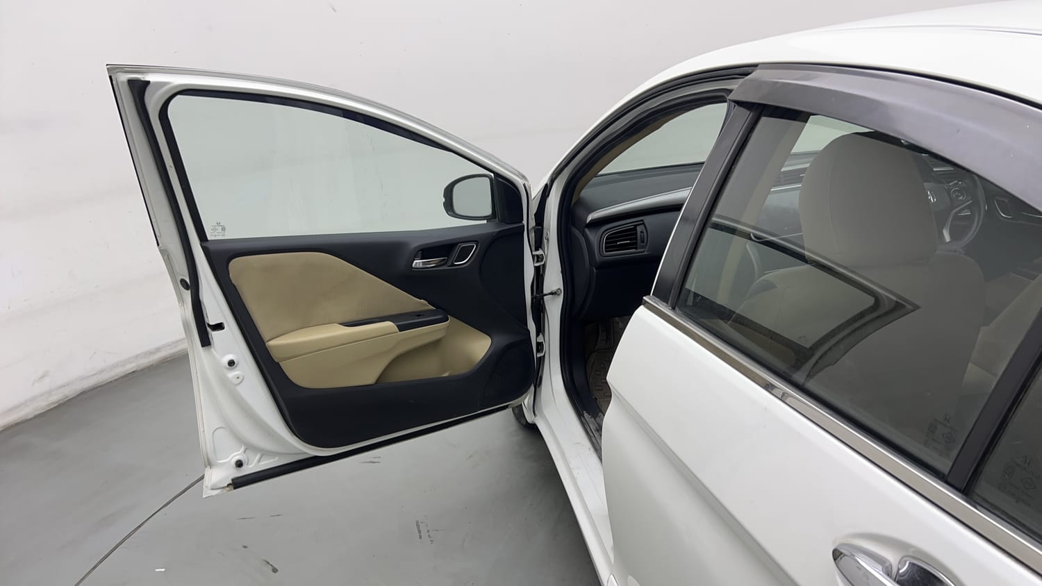 2018 Honda City V Petrol + CNG(Outside Fitted)-21