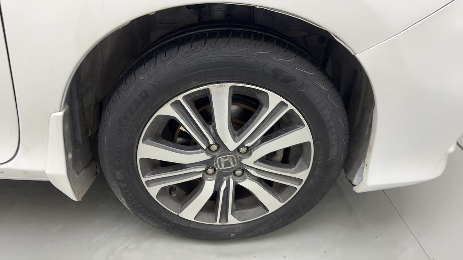 2018 Honda City V Petrol + CNG(Outside Fitted)-32