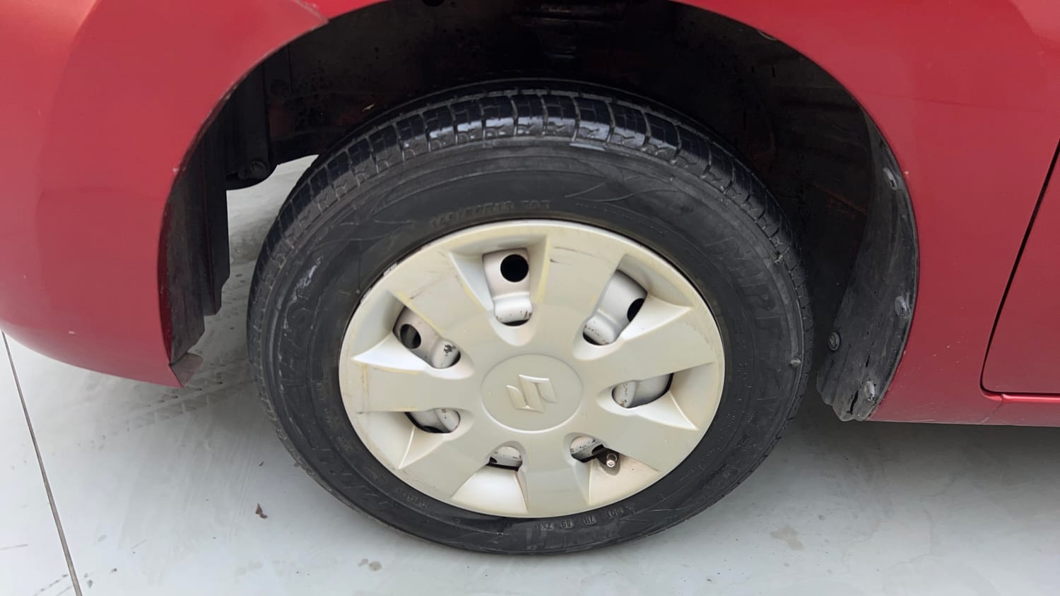 Used 2014 Maruti Suzuki Wagon R LXI Petrol Manual tyres LEFT FRONT TYRE RIM VIEW