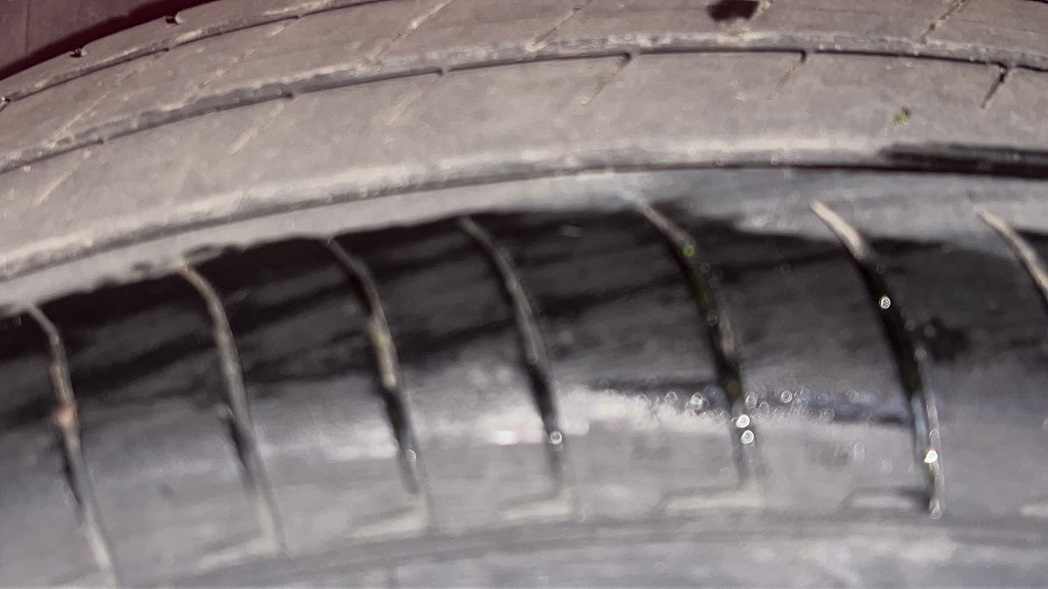 Used 2020 Volkswagen Polo Comfortline 1.0L (P) Petrol Manual tyres LEFT FRONT TYRE TREAD VIEW