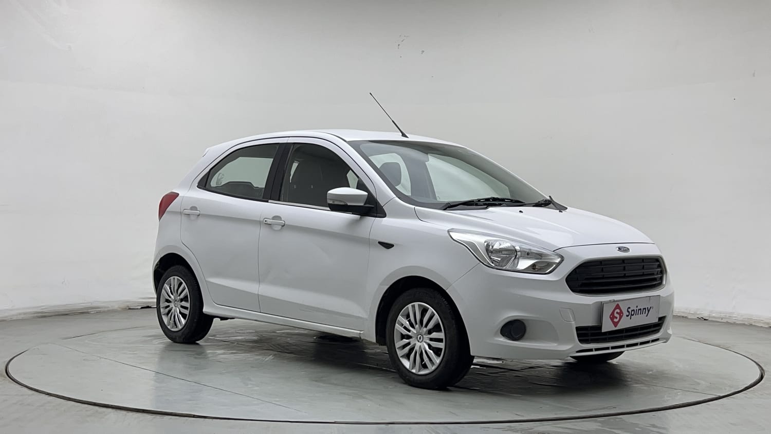 Used 2017 Ford Figo Trend 1.2 Ti-VCT Petrol Manual exterior RIGHT FRONT CORNER VIEW
