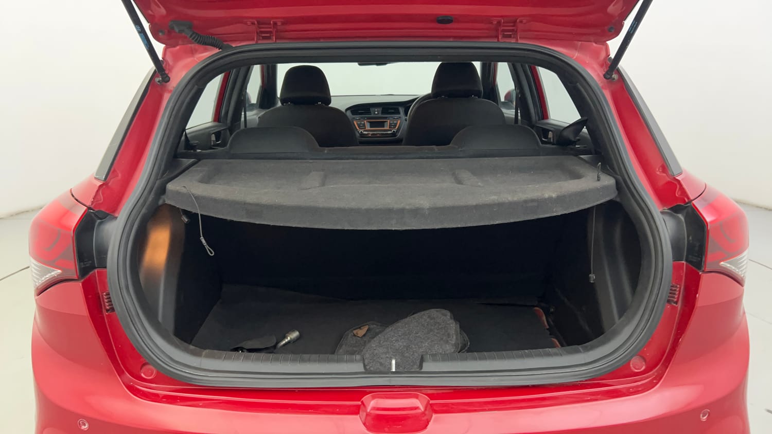 Used 2015 Hyundai i20 Active 1.2 S Petrol Manual interior DICKY INSIDE VIEW