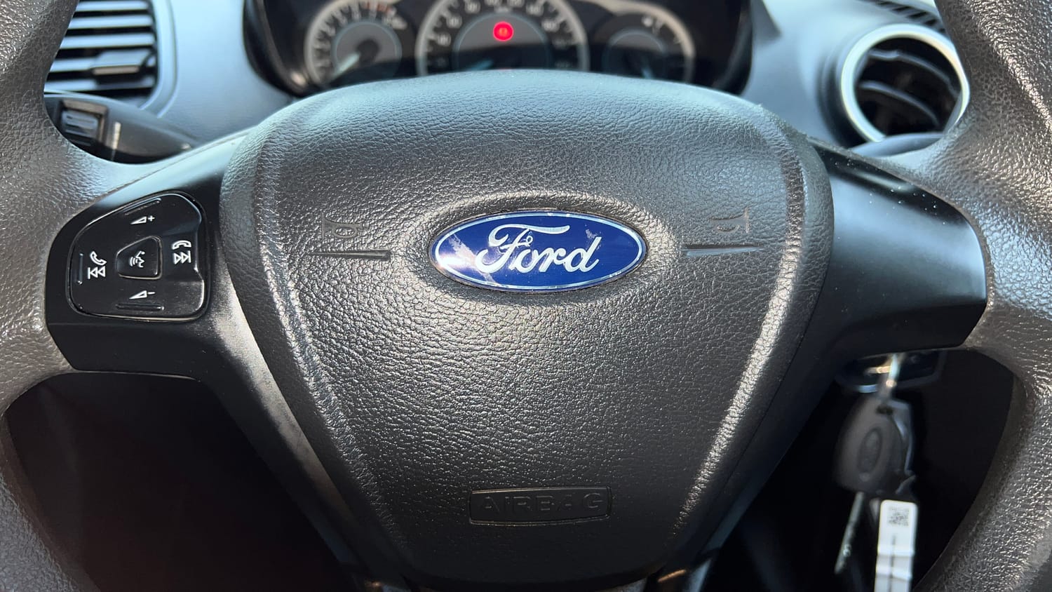 Used 2017 Ford Figo Trend 1.2 Ti-VCT Petrol Manual top_features Steering mounted controls