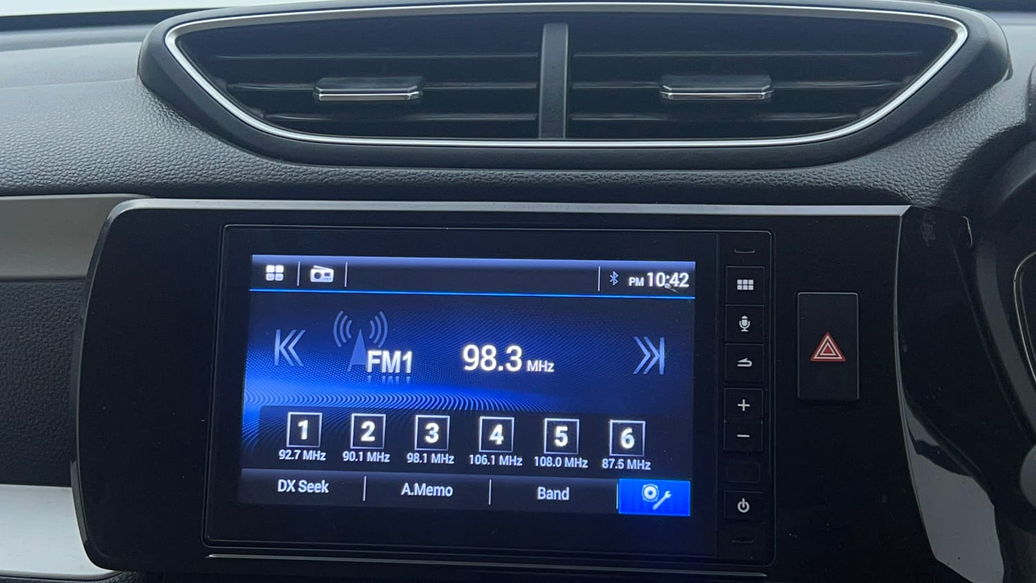 Used 2023 Honda Amaze VX CVT 1.2 Petrol Petrol Automatic top_features Touch screen infotainment system