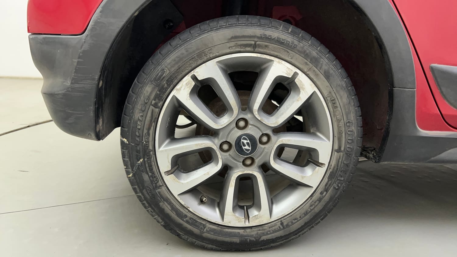 Used 2015 Hyundai i20 Active 1.2 S Petrol Manual tyres RIGHT REAR TYRE RIM VIEW