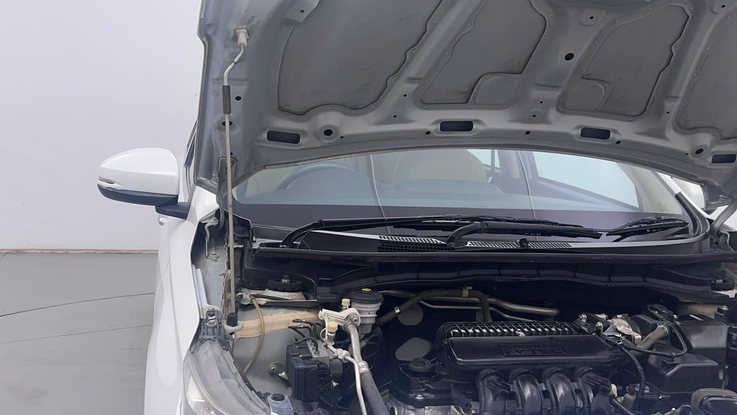 Used 2023 Honda Amaze VX CVT 1.2 Petrol Petrol Automatic engine ENGINE RIGHT SIDE HINGE & APRON VIEW