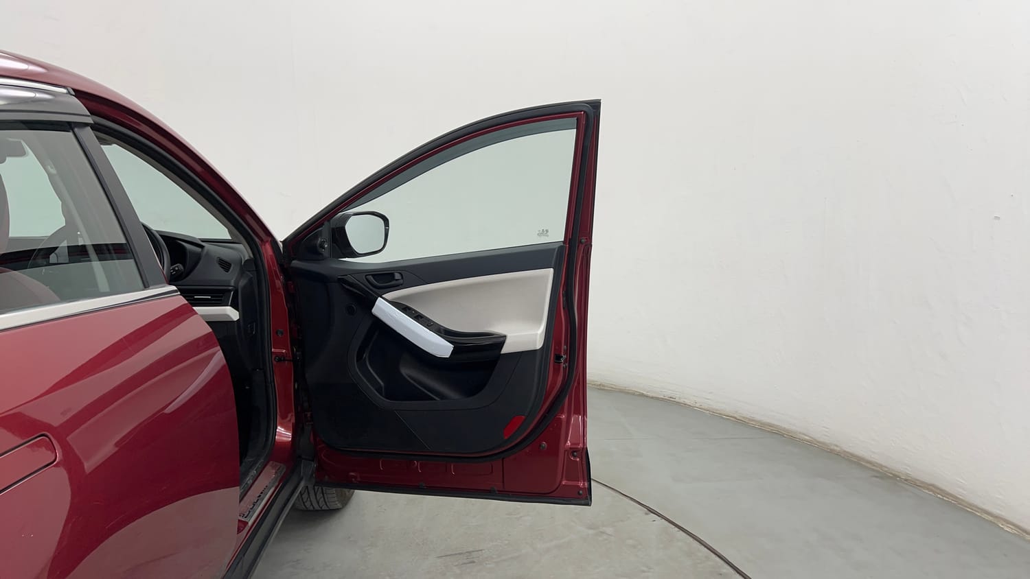 Used 2025 Tata Curvv Creative S 1.2 Revotron Petrol 7DCA Petrol Automatic interior RIGHT FRONT DOOR OPEN VIEW