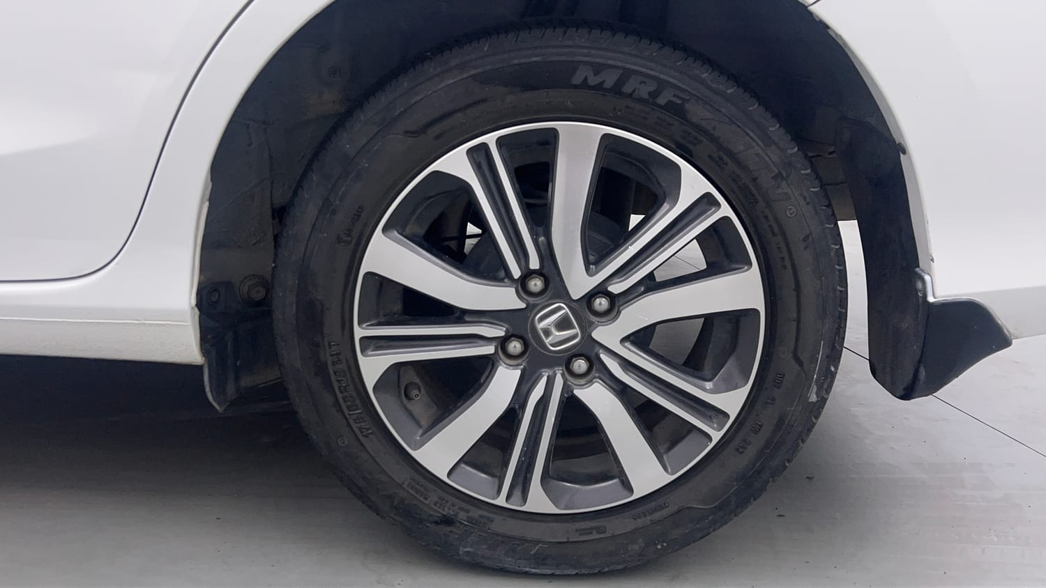 Used 2023 Honda Amaze VX CVT 1.2 Petrol Petrol Automatic tyres LEFT REAR TYRE RIM VIEW