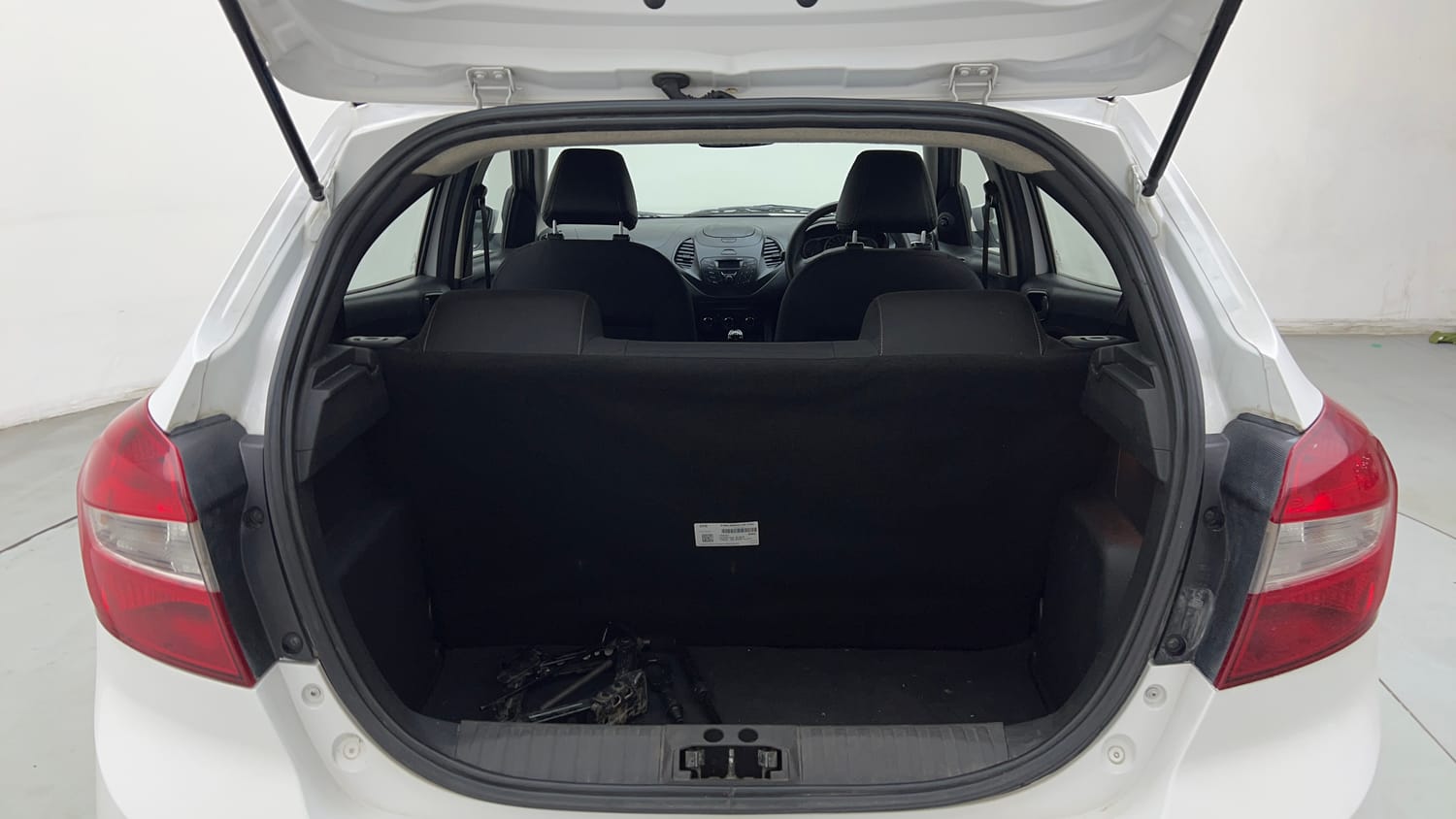 Used 2017 Ford Figo Trend 1.2 Ti-VCT Petrol Manual interior DICKY INSIDE VIEW