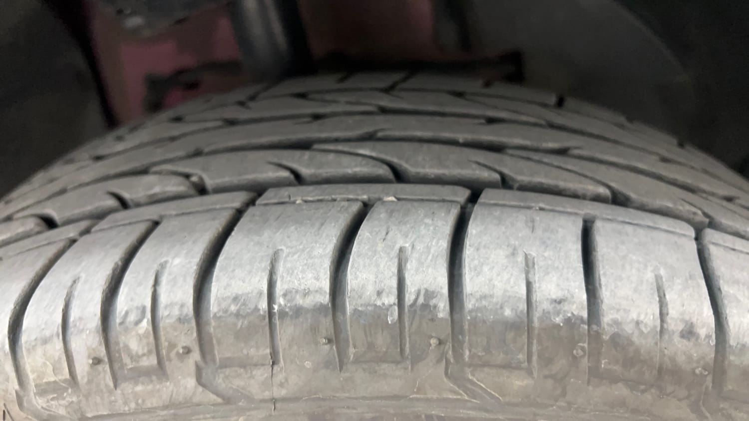 Used 2025 Tata Curvv Creative S 1.2 Revotron Petrol 7DCA Petrol Automatic tyres RIGHT FRONT TYRE TREAD VIEW