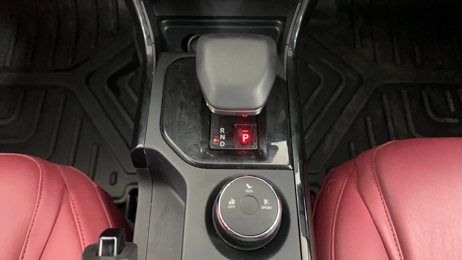 Used 2025 Tata Curvv Creative S 1.2 Revotron Petrol 7DCA Petrol Automatic interior GEAR  KNOB VIEW