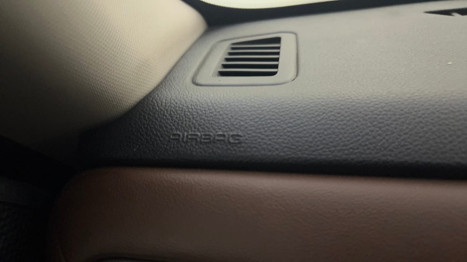 Used 2024 Mahindra Scorpio N Z8 Petrol MT 7 STR Petrol Manual top_features Airbags