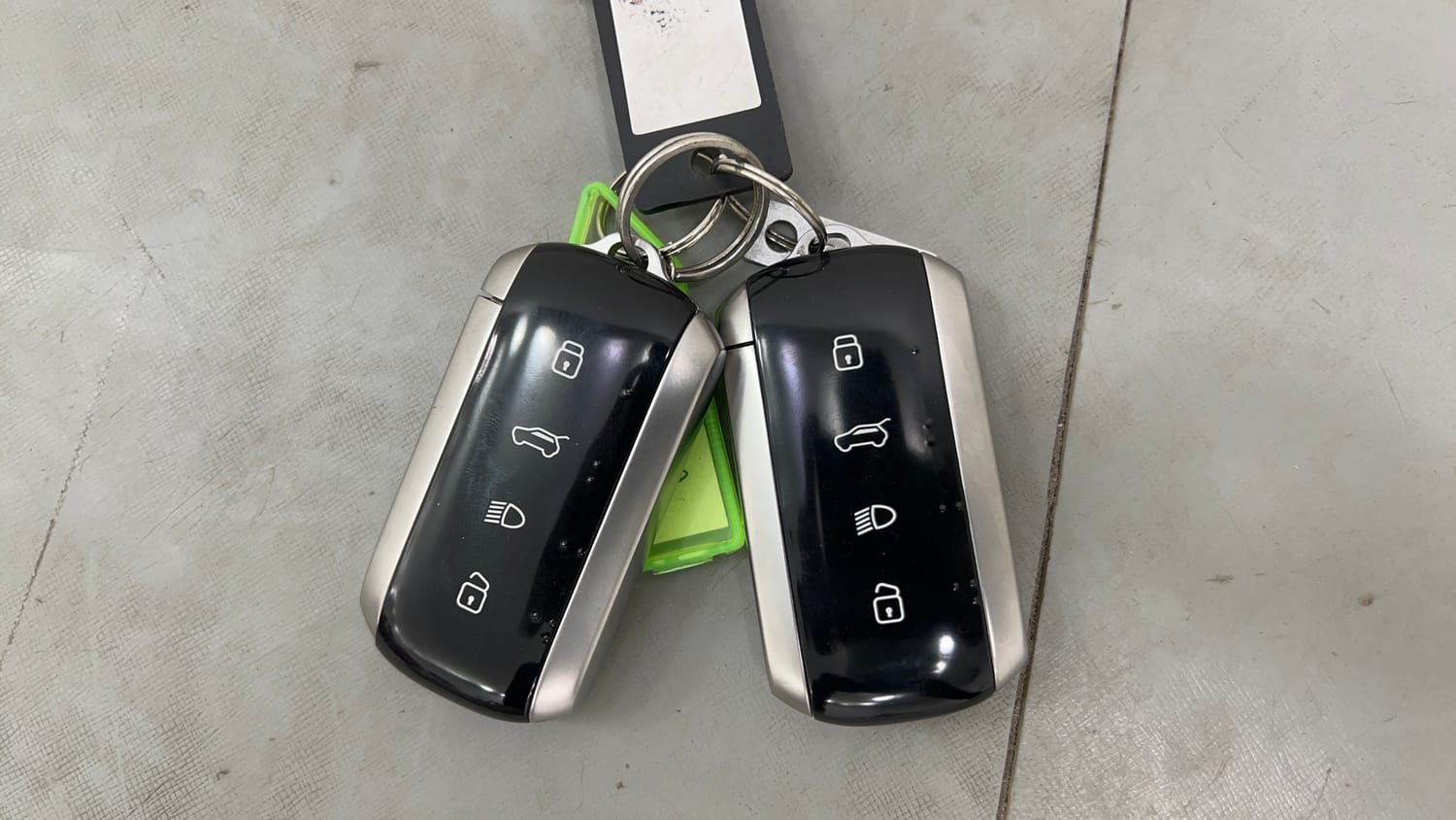 Used 2025 Tata Curvv Creative S 1.2 Revotron Petrol 7DCA Petrol Automatic extra CAR KEY VIEW