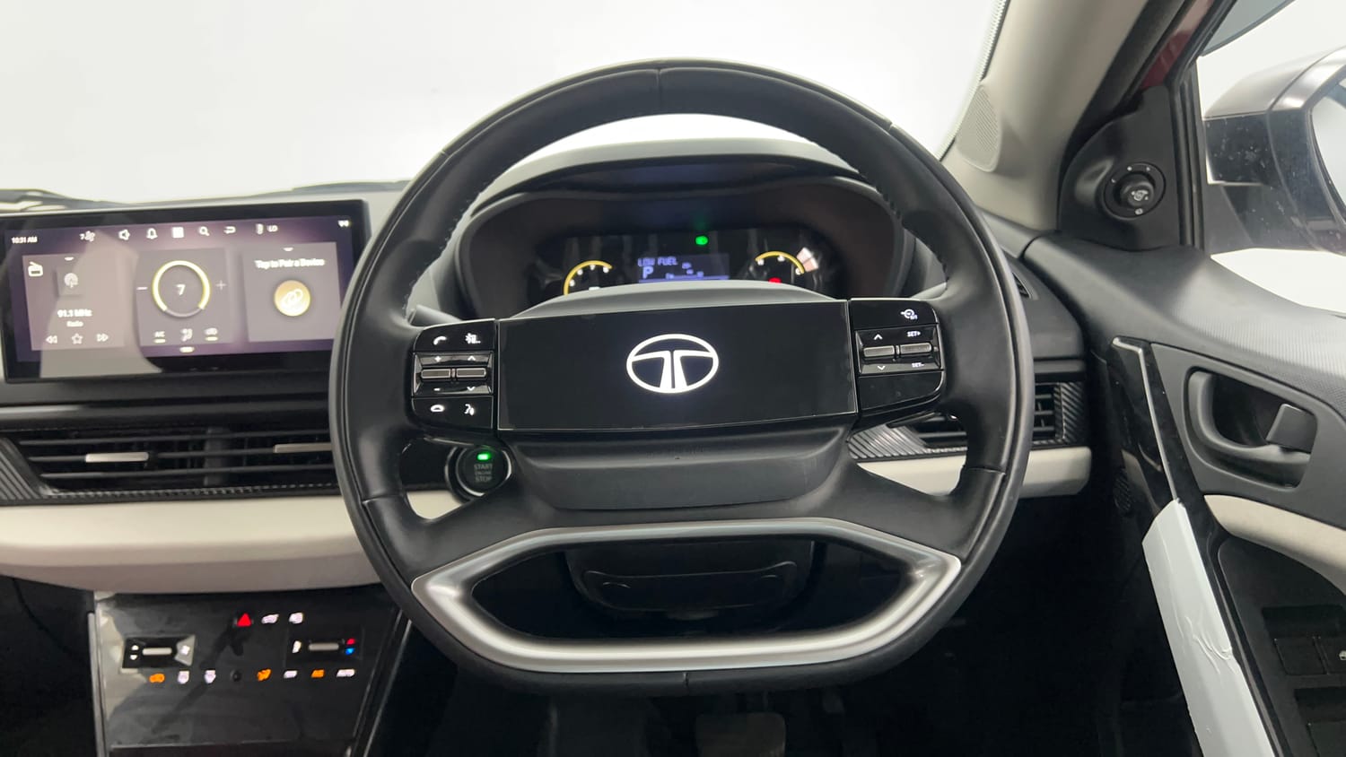 Used 2025 Tata Curvv Creative S 1.2 Revotron Petrol 7DCA Petrol Automatic interior STEERING VIEW