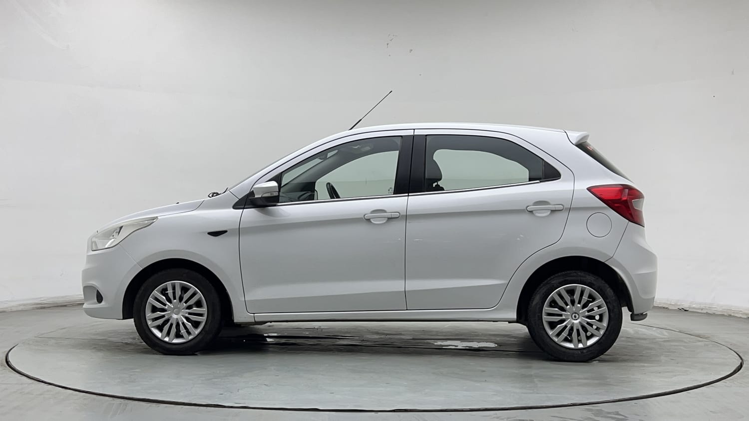 Used 2017 Ford Figo Trend 1.2 Ti-VCT Petrol Manual exterior LEFT SIDE VIEW