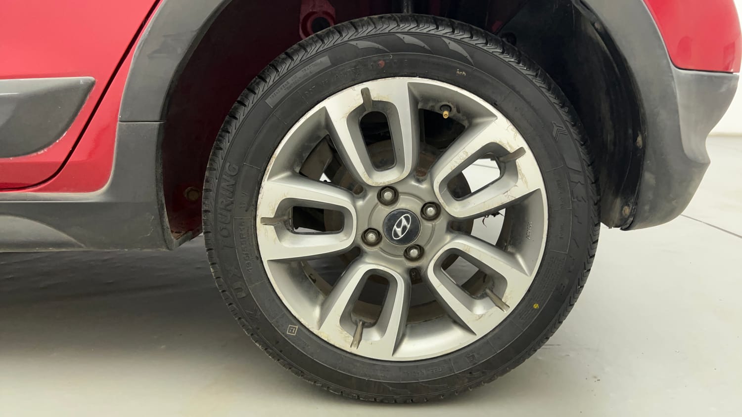Used 2015 Hyundai i20 Active 1.2 S Petrol Manual tyres LEFT REAR TYRE RIM VIEW