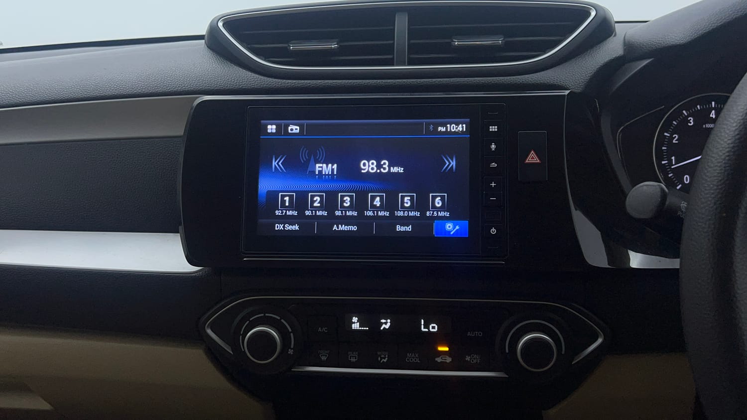 Used 2023 Honda Amaze VX CVT 1.2 Petrol Petrol Automatic interior MUSIC SYSTEM & AC CONTROL VIEW