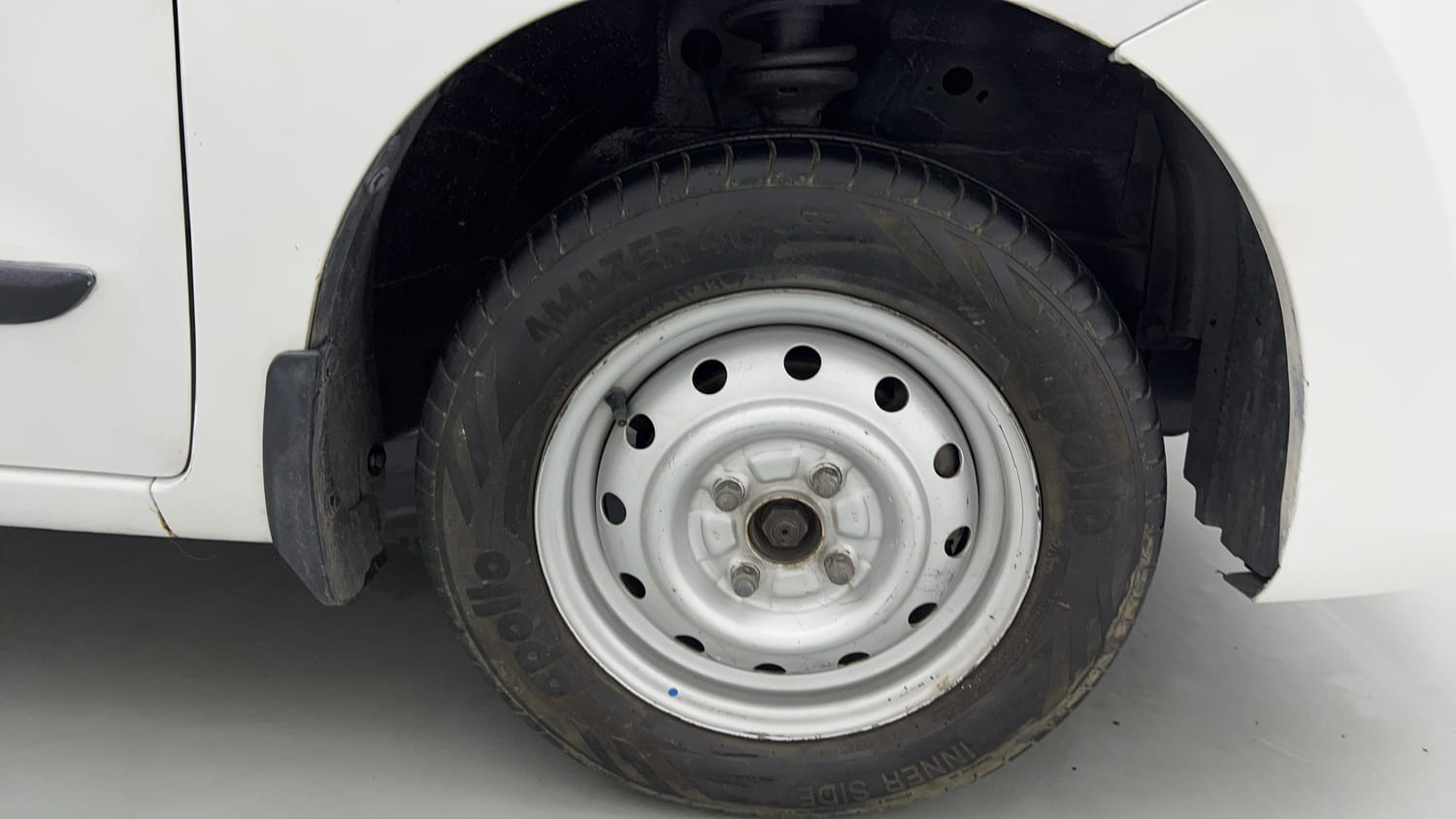 Used 2013 Maruti Suzuki Wagon R 1.0 LXi CNG Cng Manual tyres RIGHT FRONT TYRE RIM VIEW