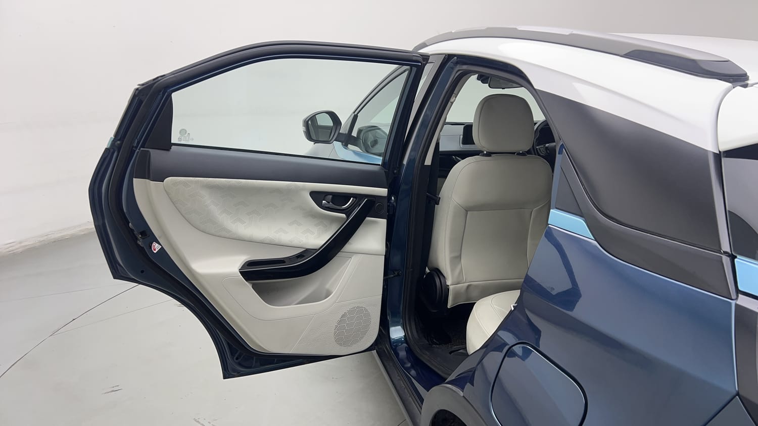 2022 Tata Nexon EV XZ Plus LUX-22