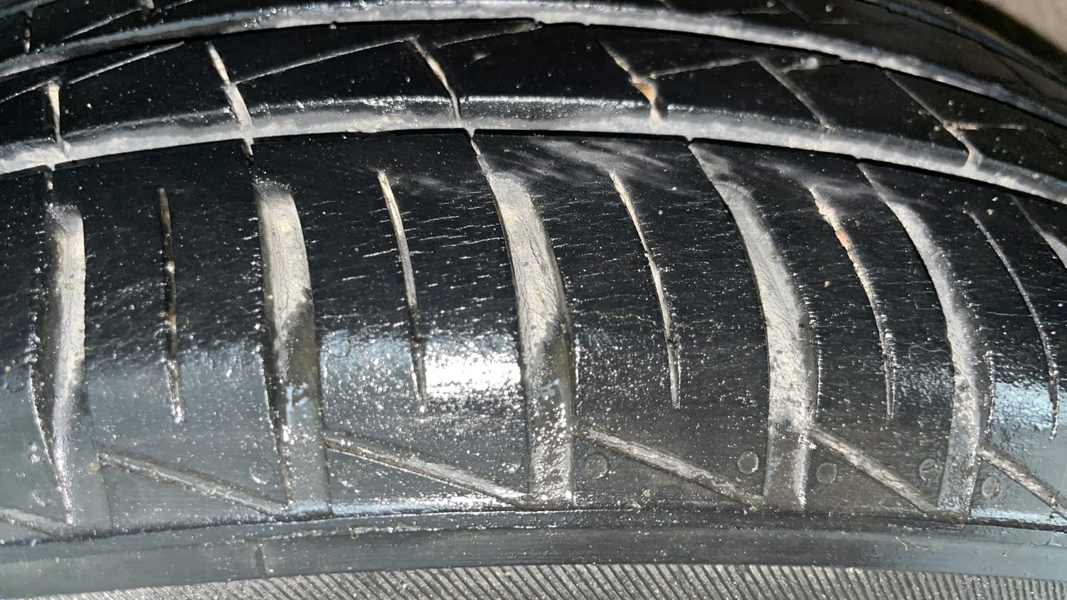 Used 2022 Hyundai Grand i10 Nios Magna 1.2 Kappa VTVT Petrol Manual tyres RIGHT REAR TYRE TREAD VIEW