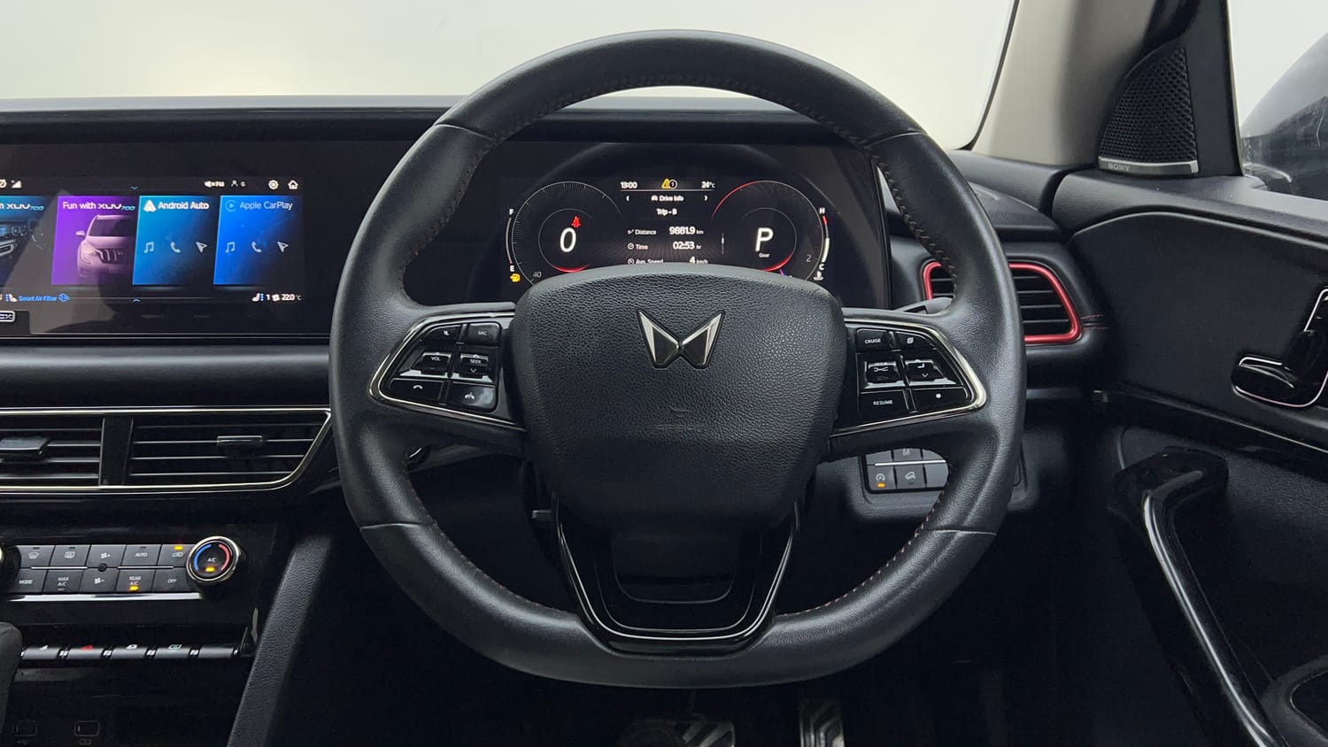 2024 Mahindra XUV700 AX7 Luxury Pack Petrol AT 7 STR Dual Tone-14