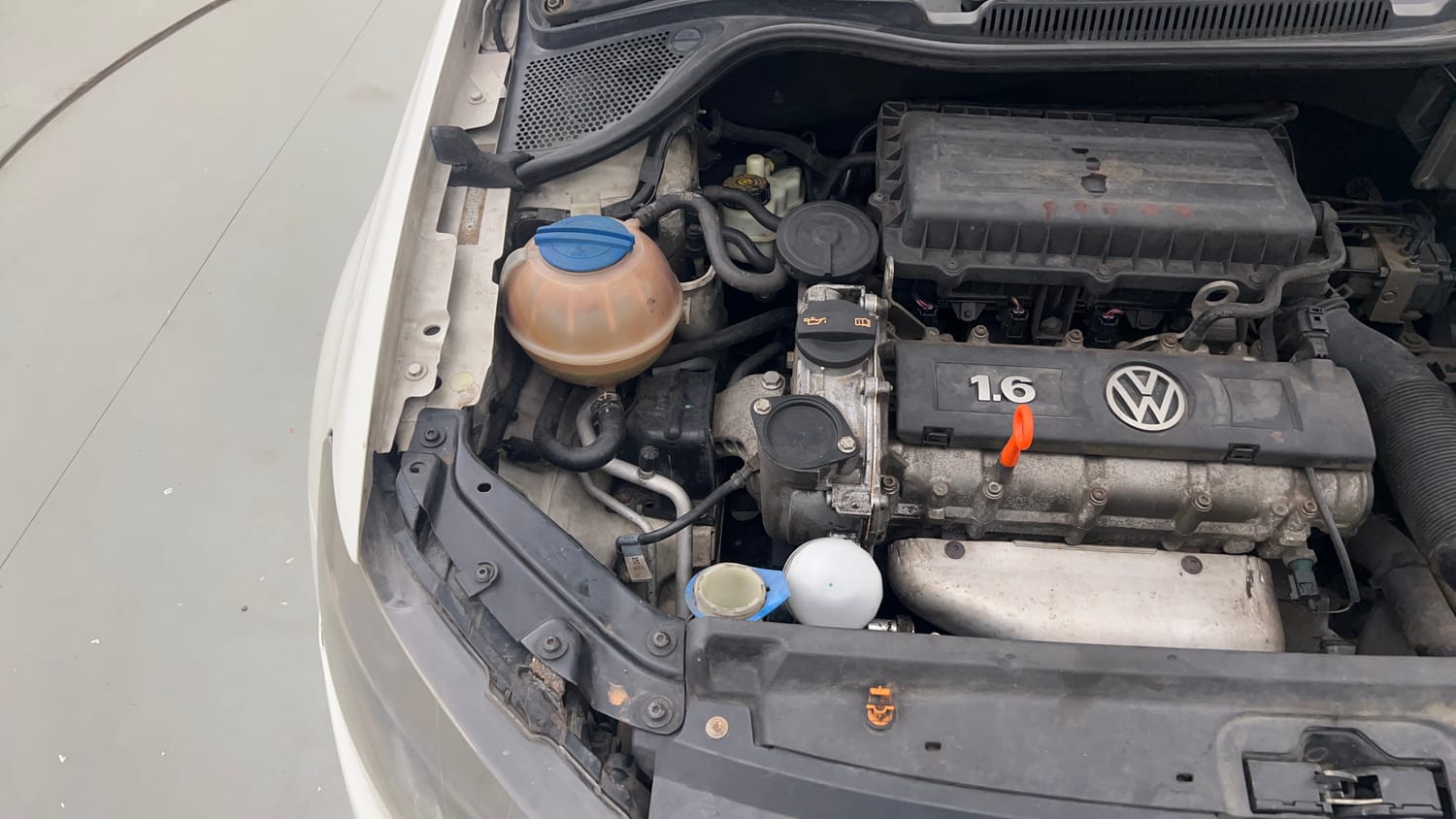Used 2013 Volkswagen Vento Highline Petrol Petrol Manual engine ENGINE RIGHT SIDE VIEW