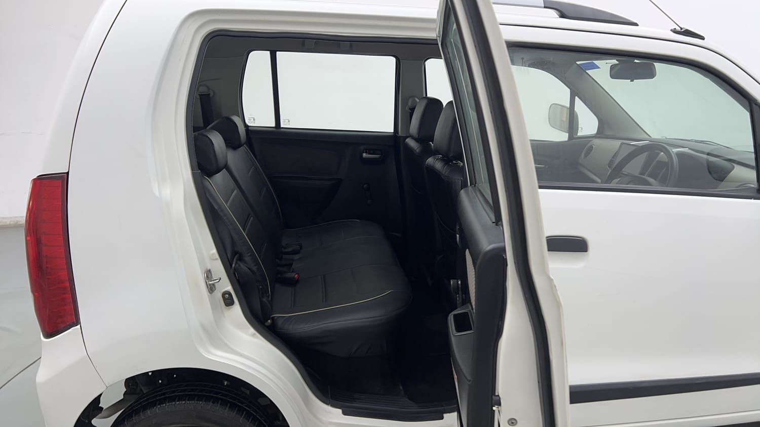 Used 2013 Maruti Suzuki Wagon R 1.0 LXi CNG Cng Manual interior RIGHT SIDE REAR DOOR CABIN VIEW