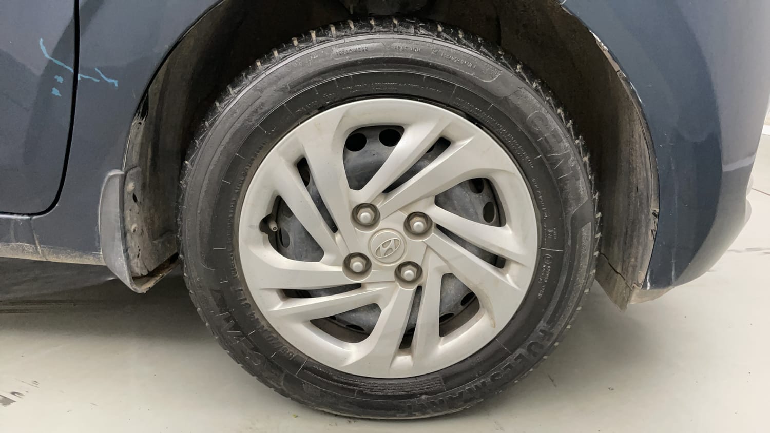 Used 2022 Hyundai Grand i10 Nios Magna 1.2 Kappa VTVT Petrol Manual tyres RIGHT FRONT TYRE RIM VIEW