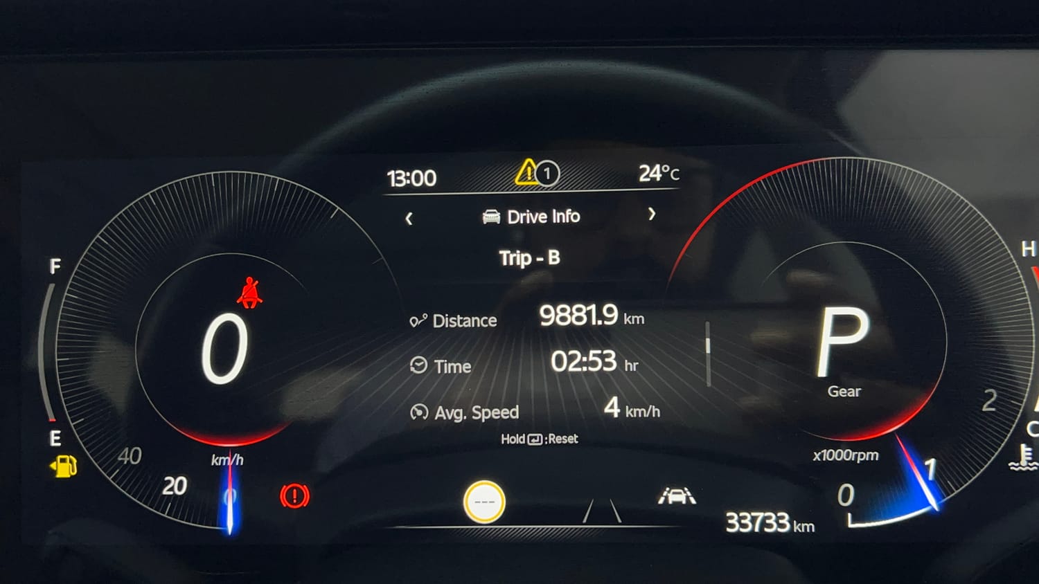 2024 Mahindra XUV700 AX7 Luxury Pack Petrol AT 7 STR Dual Tone-15