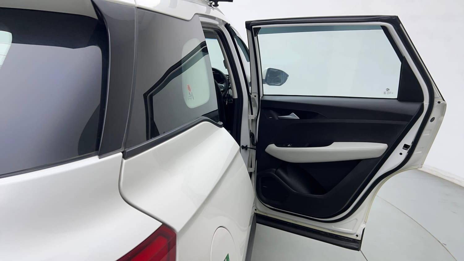 Used 2022 MG Motors Hector Plus Super 1.5 Petrol Turbo Hybrid MT 7-STR Hybrid Manual interior RIGHT REAR DOOR OPEN VIEW