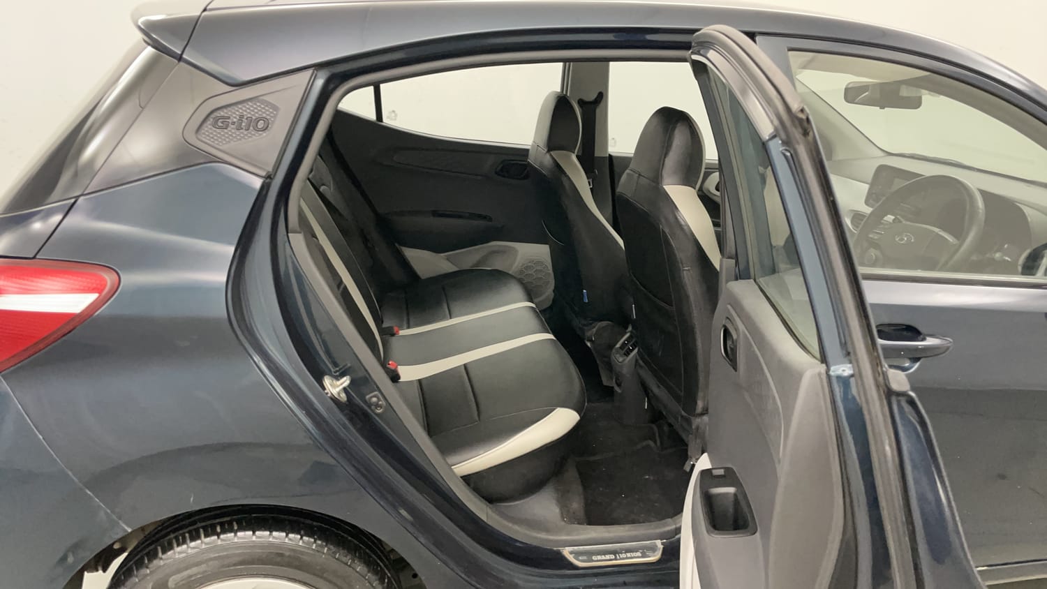 Used 2022 Hyundai Grand i10 Nios Magna 1.2 Kappa VTVT Petrol Manual interior RIGHT SIDE REAR DOOR CABIN VIEW