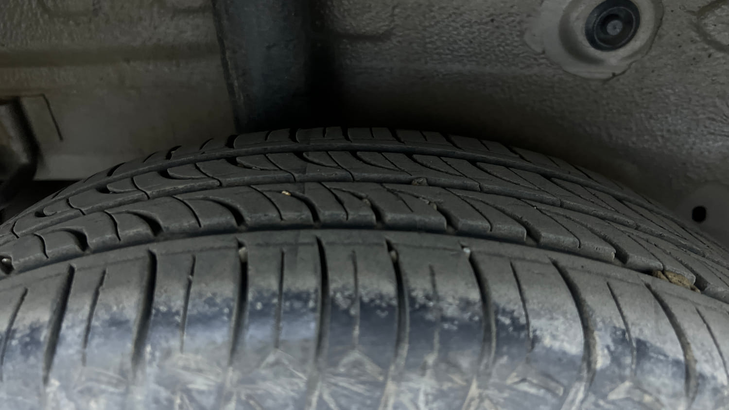 Used 2017 Maruti Suzuki Celerio VXi AMT Petrol Automatic tyres RIGHT REAR TYRE TREAD VIEW