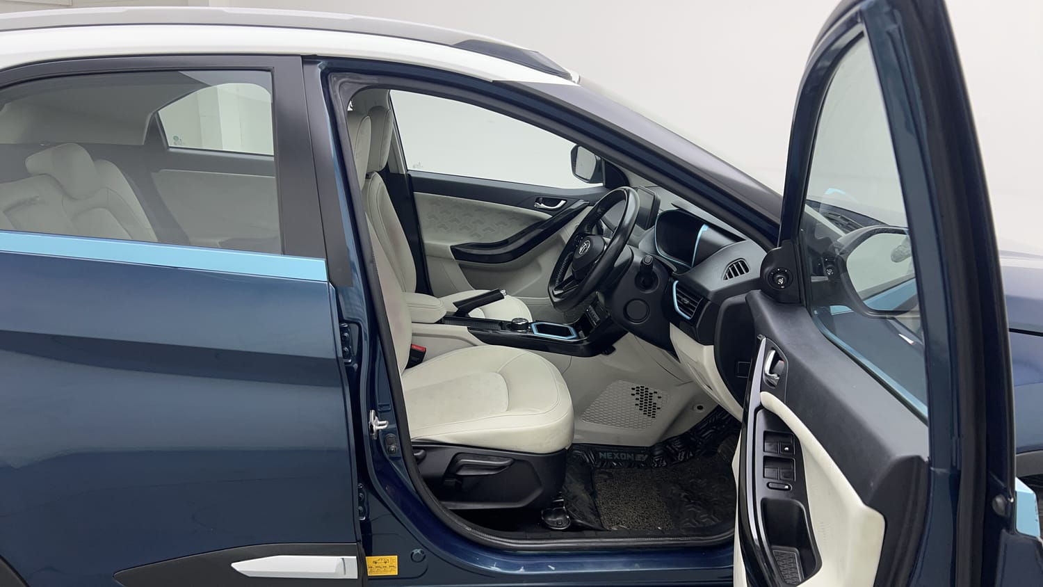 2022 Tata Nexon EV XZ Plus LUX-17