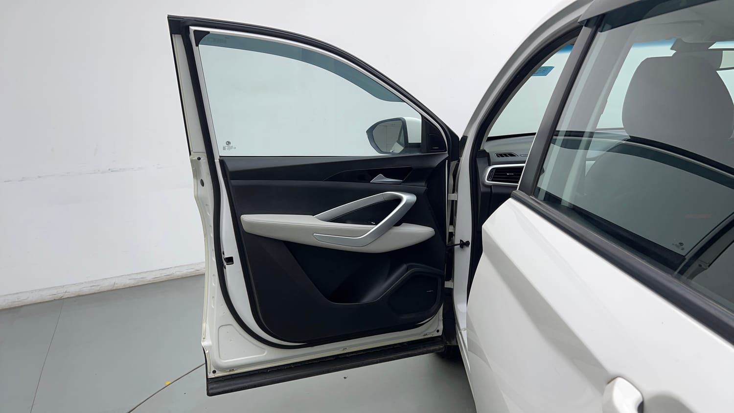 Used 2022 MG Motors Hector Plus Super 1.5 Petrol Turbo Hybrid MT 7-STR Hybrid Manual interior LEFT FRONT DOOR OPEN VIEW
