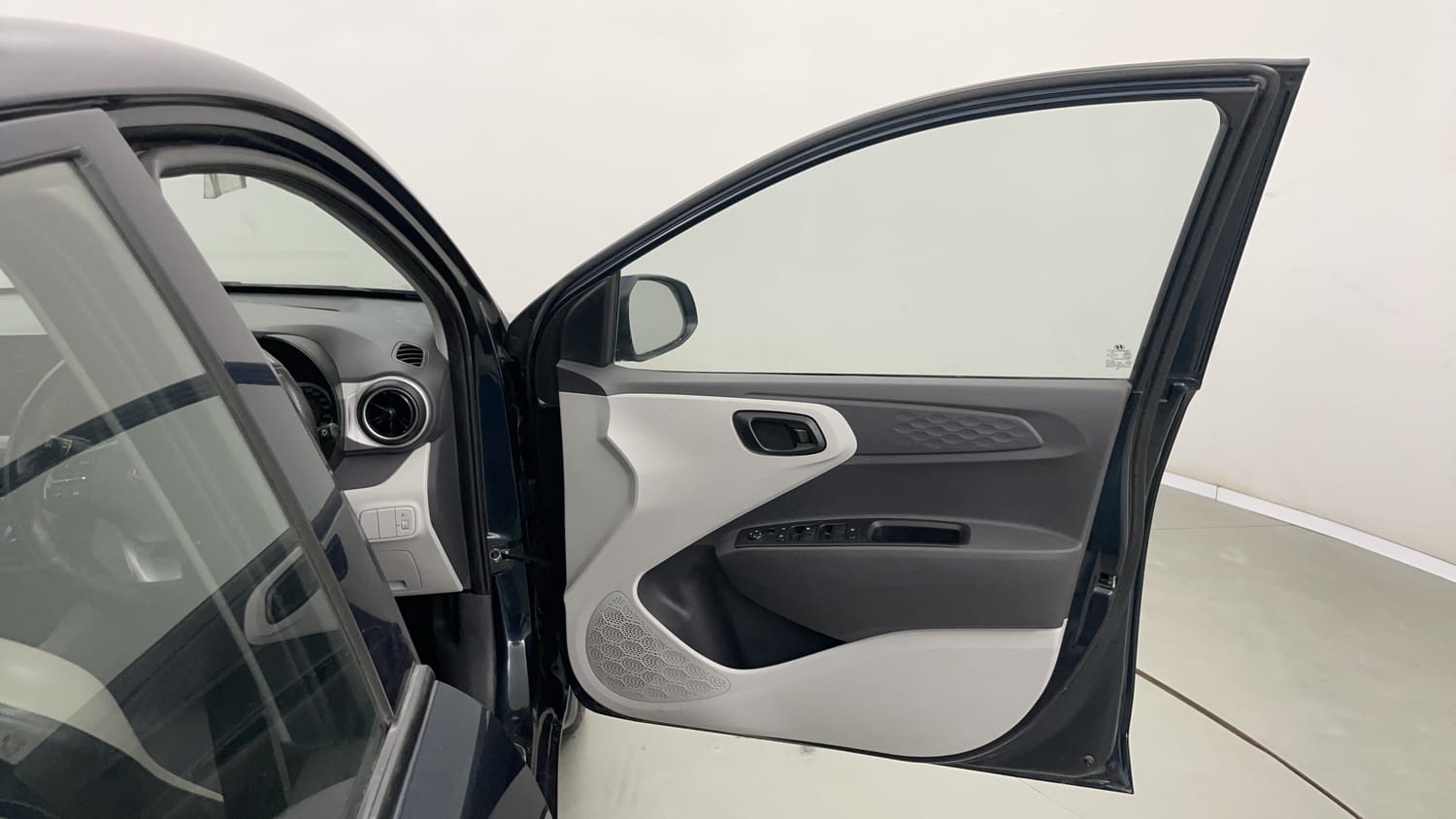 Used 2022 Hyundai Grand i10 Nios Magna 1.2 Kappa VTVT Petrol Manual interior RIGHT FRONT DOOR OPEN VIEW