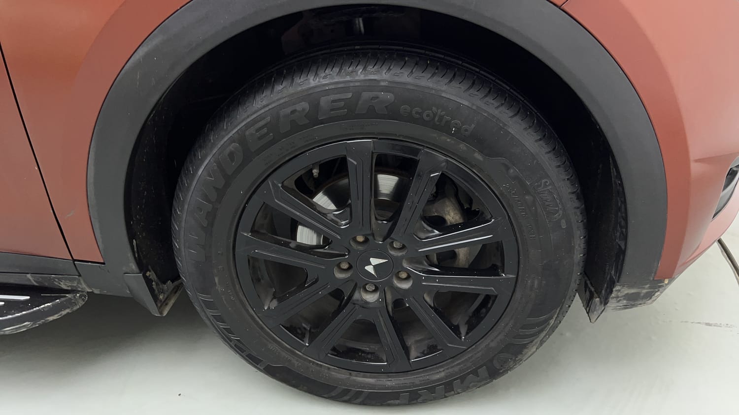 2024 Mahindra XUV700 AX7 Luxury Pack Petrol AT 7 STR Dual Tone-33