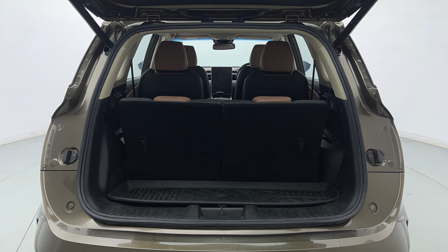 2023 MG Motors Hector Plus Savvy Pro 1.5 Turbo Petrol CVT 6 STR-26