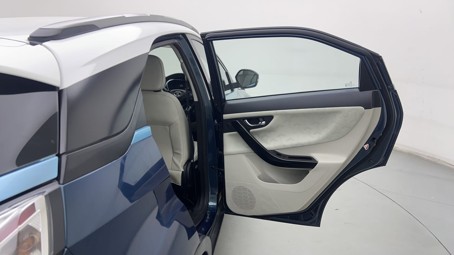 2022 Tata Nexon EV XZ Plus LUX-20