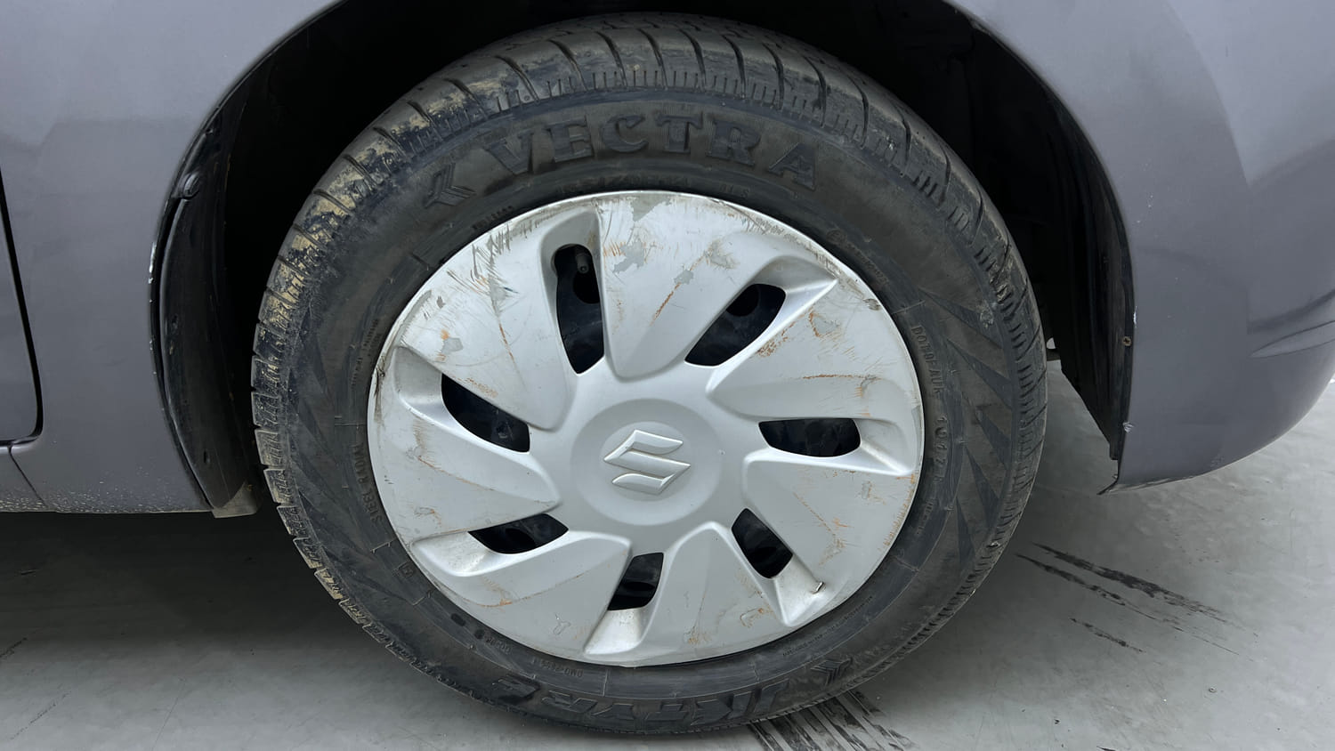 Used 2017 Maruti Suzuki Celerio VXi AMT Petrol Automatic tyres RIGHT FRONT TYRE RIM VIEW