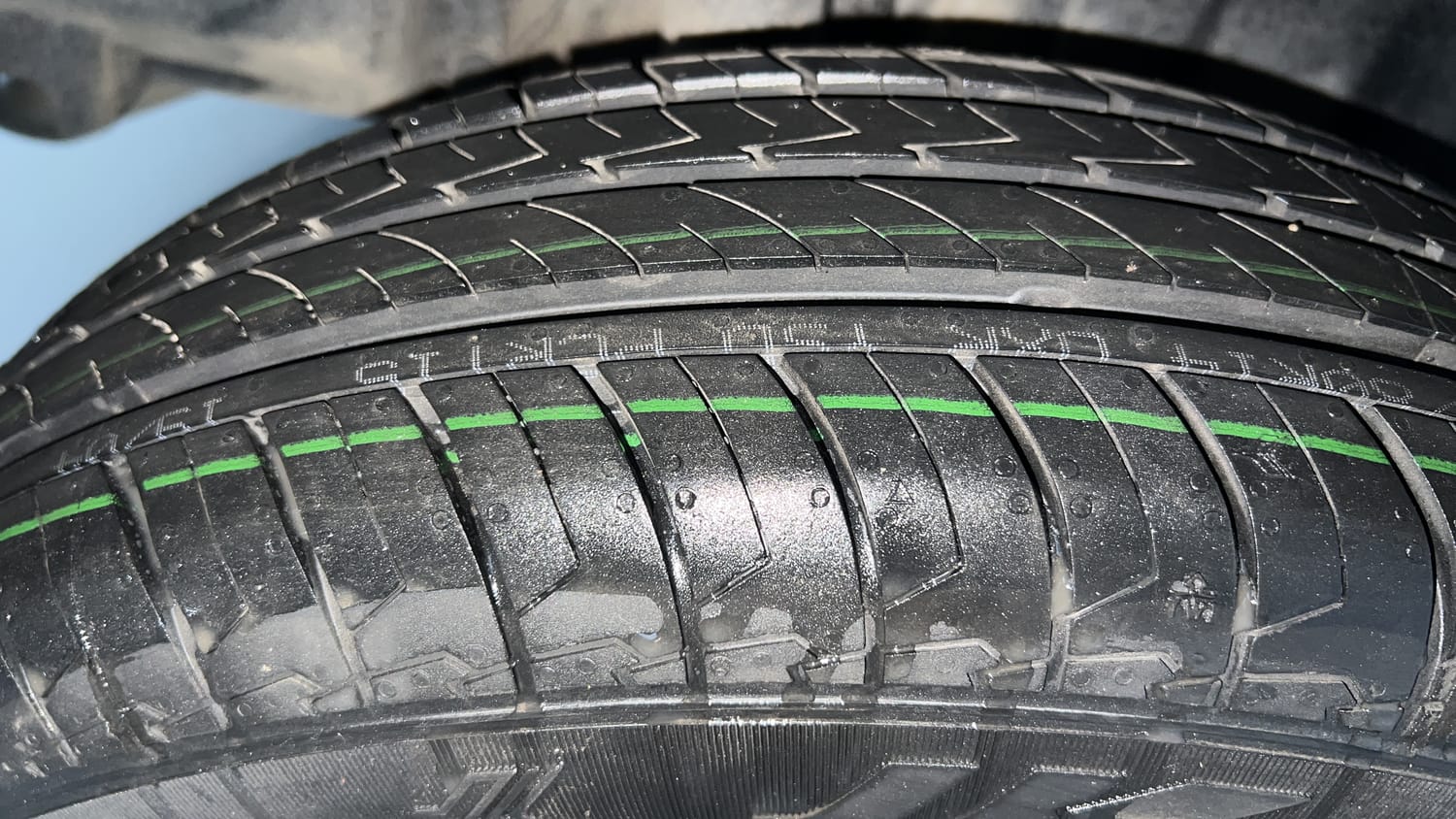 Used 2021 Maruti Suzuki Swift LXi Petrol Manual tyres RIGHT REAR TYRE TREAD VIEW