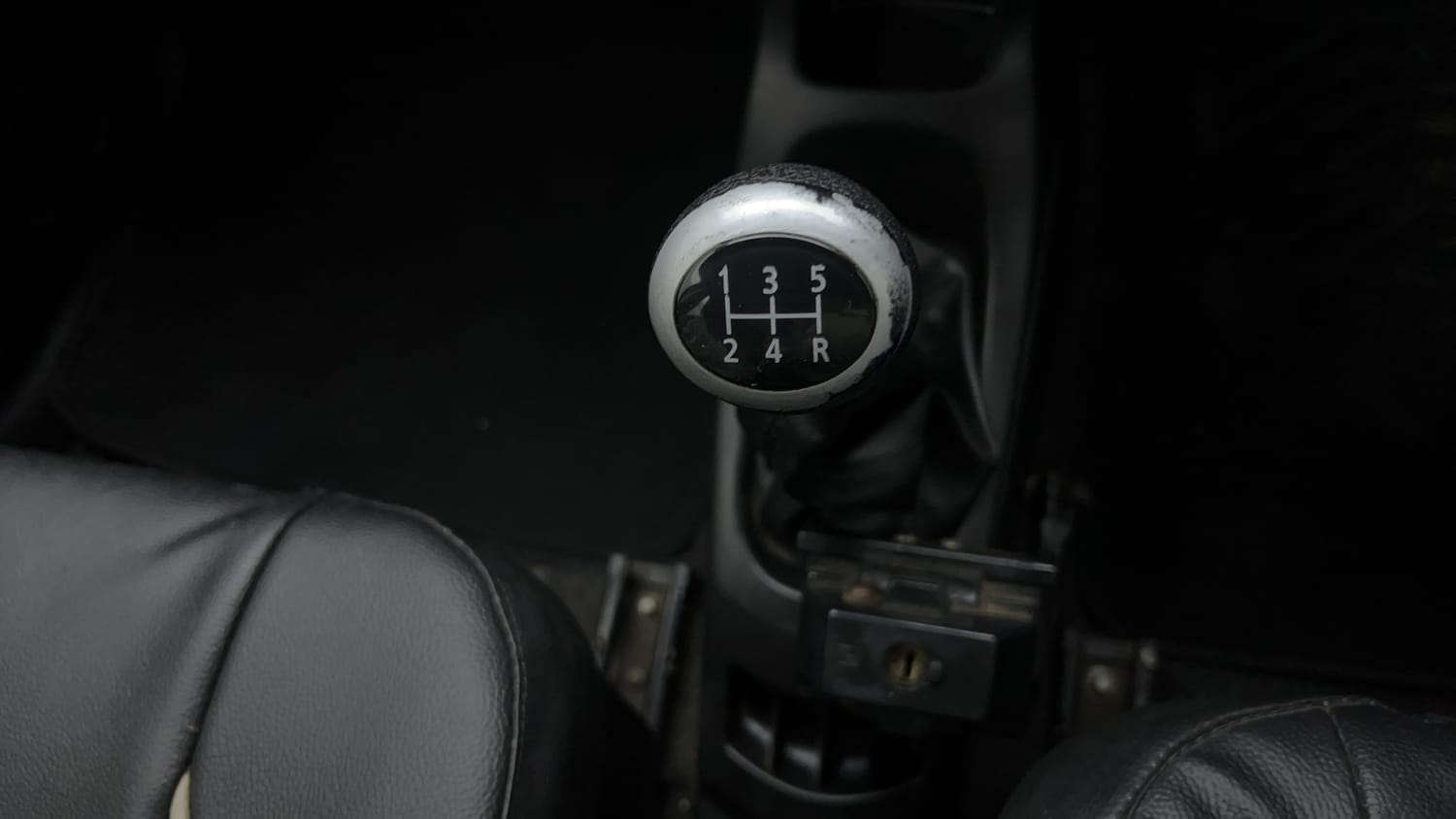 Used 2013 Maruti Suzuki Wagon R 1.0 LXi CNG Cng Manual interior GEAR  KNOB VIEW