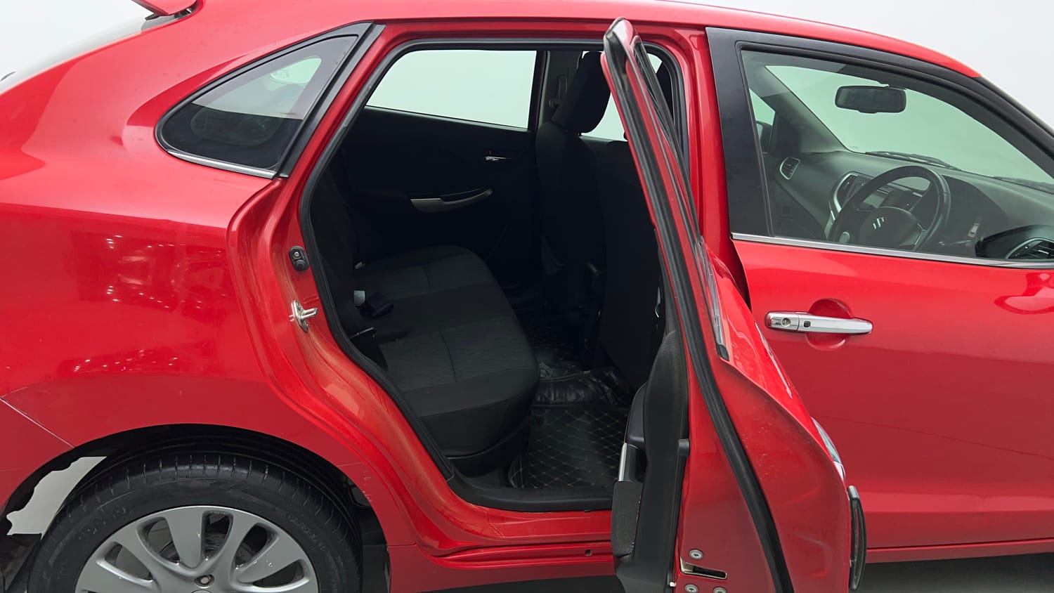 Used 2018 Maruti Suzuki Baleno Zeta 1.2 AT Petrol Automatic interior RIGHT SIDE REAR DOOR CABIN VIEW